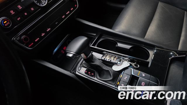 Kia K7 2016 — photo 9