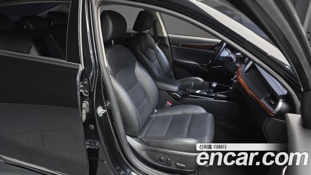 Kia K7 2016 — photo 12