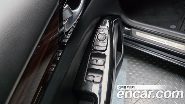 Kia K7 2016 — photo 14