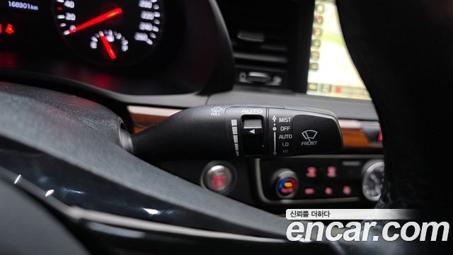 Kia K7 2016 — photo 17