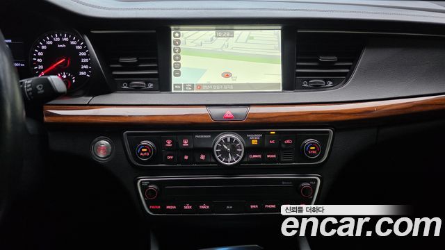 Kia K7 2016 — photo 19