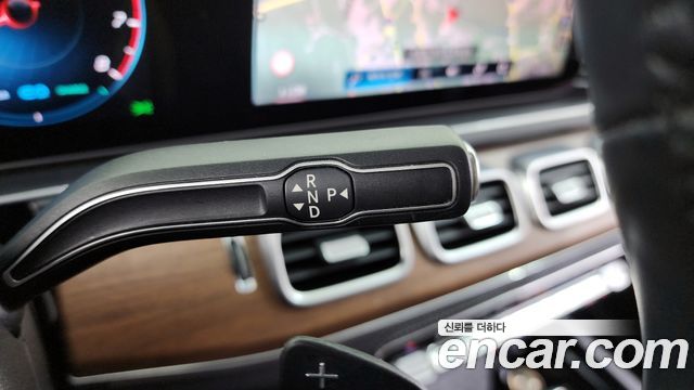 Mercedes-Benz GLE-Class 2021 — photo 9