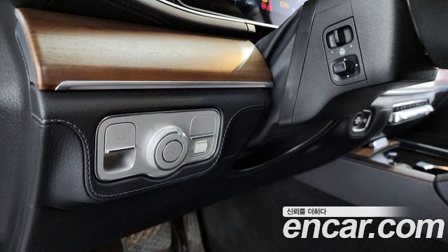 Mercedes-Benz GLE-Class 2021 — photo 16