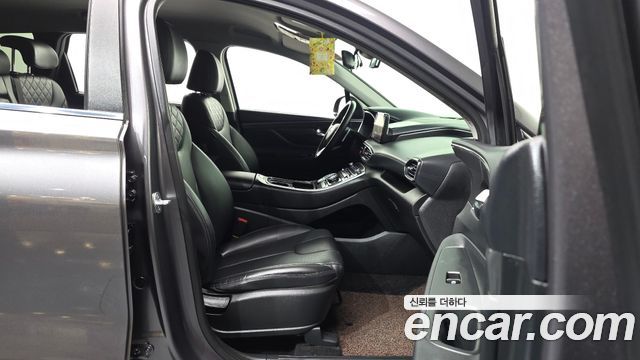 Hyundai Santafe 2023 — photo 17