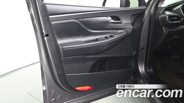 Hyundai Santafe 2023 — photo 14