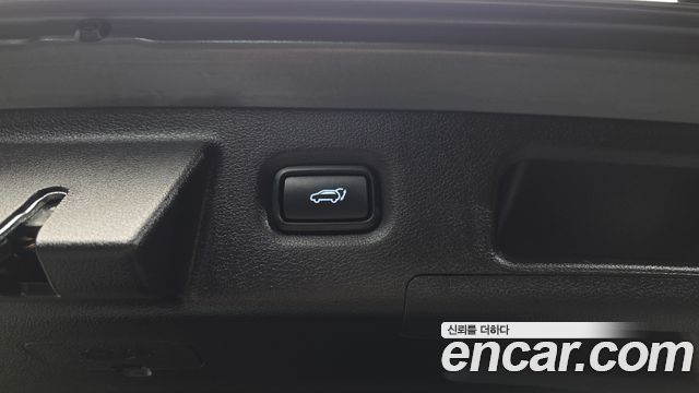 Hyundai Santafe 2023 — photo 27