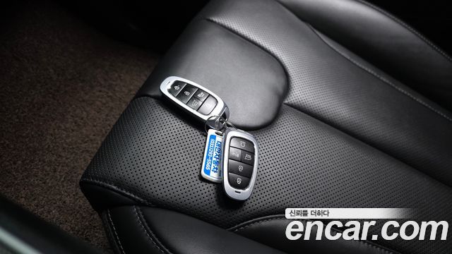 Hyundai Santafe 2023 — photo 30