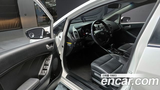 Kia K3 2018 — photo 13