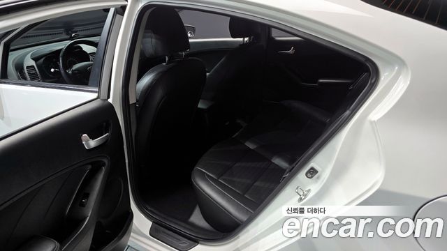Kia K3 2018 — photo 18