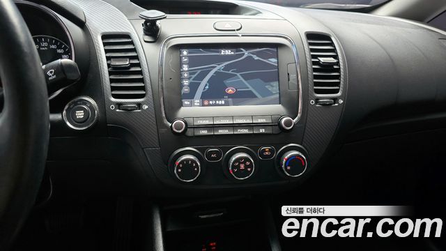 Kia K3 2018 — photo 20