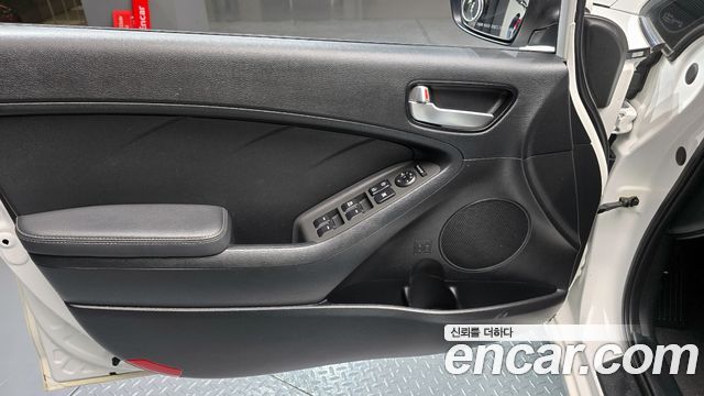 Kia K3 2018 — photo 14