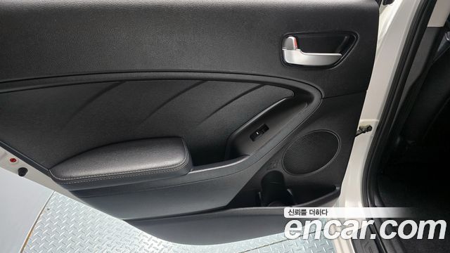 Kia K3 2018 — photo 15