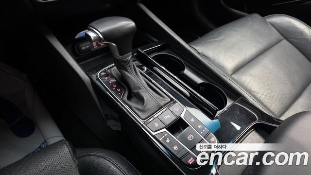 Kia K7 2018 — photo 9