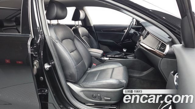 Kia K7 2018 — photo 11