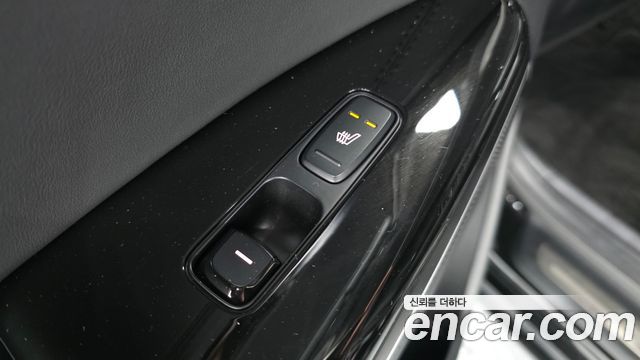 Kia K7 2018 — photo 19