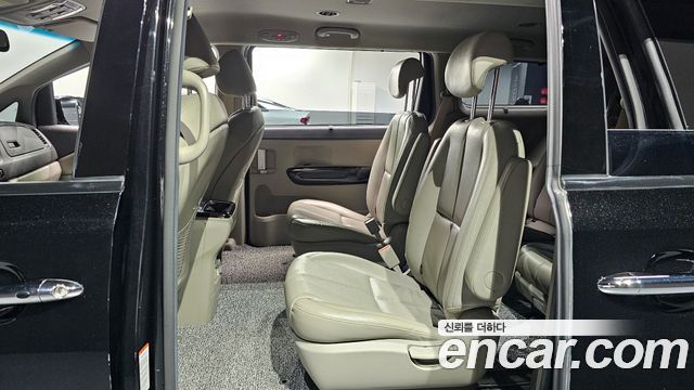 Kia Canival 2016 — photo 17