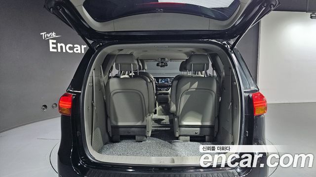 Kia Canival 2016 — photo 24