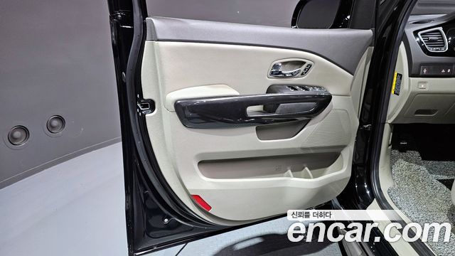 Kia Canival 2016 — photo 14
