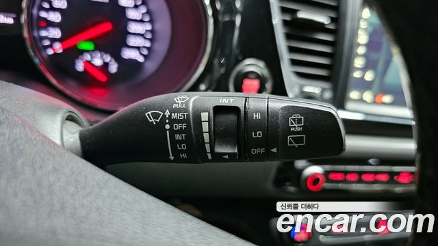 Kia Canival 2016 — photo 31