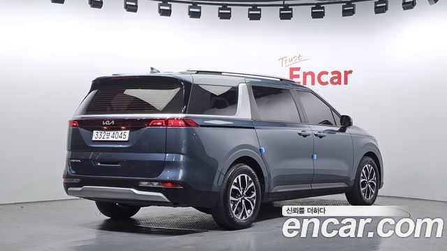 Kia Canival 2023 — photo 2