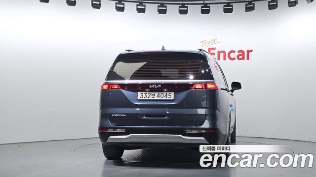 Kia Canival 2023 — photo 4