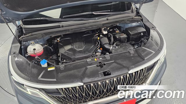 Kia Canival 2023 — photo 6