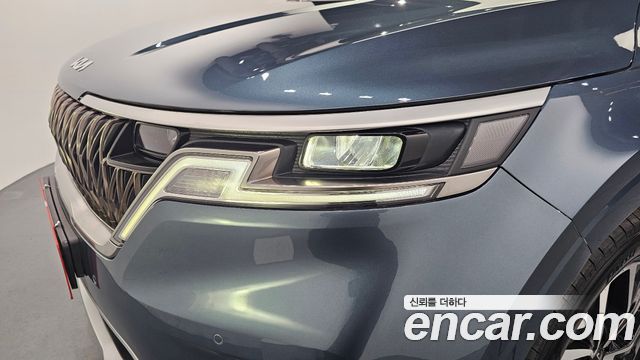Kia Canival 2023 — photo 8
