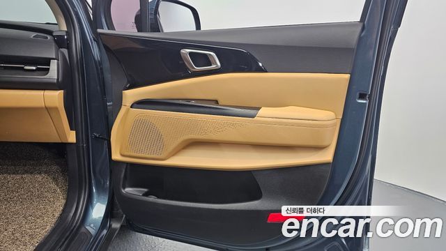 Kia Canival 2023 — photo 15