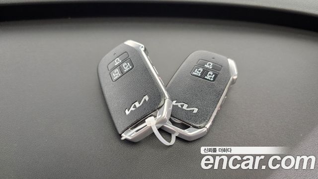 Kia Canival 2023 — photo 31