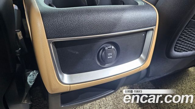 Kia Canival 2023 — photo 32