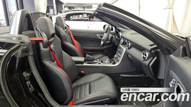 Mercedes-Benz SLC-Class 2017 — photo 11