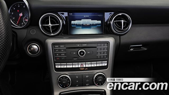 Mercedes-Benz SLC-Class 2017 — photo 14