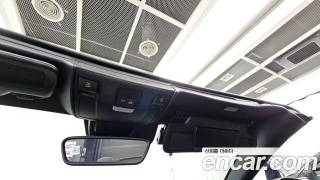 Mercedes-Benz SLC-Class 2017 — photo 17