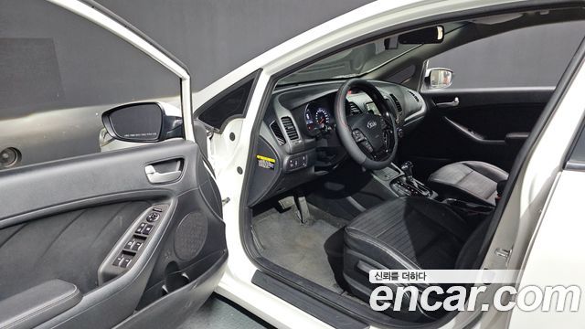 Kia K3 2017 — photo 13