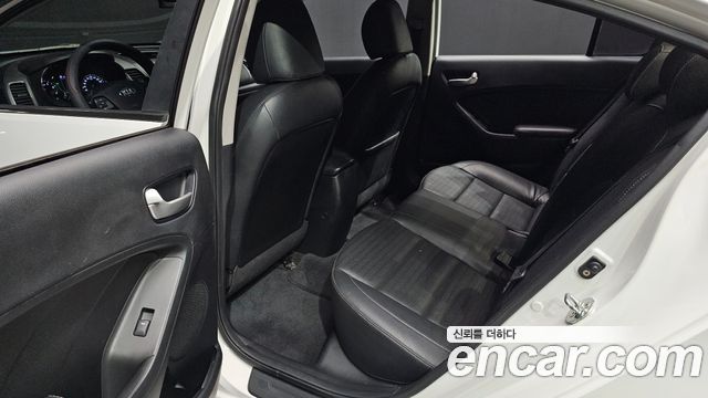 Kia K3 2017 — photo 17