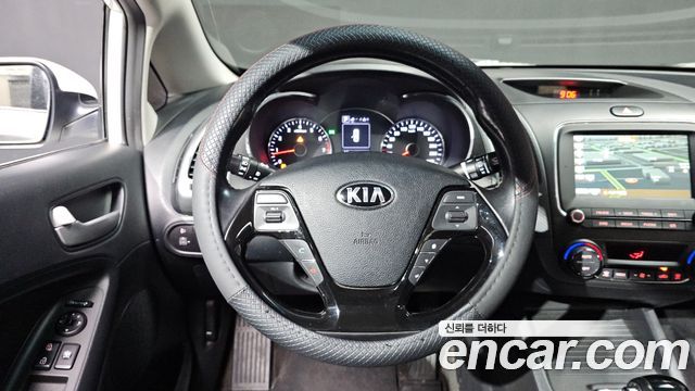Kia K3 2017 — photo 18