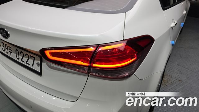 Kia K3 2017 — photo 9