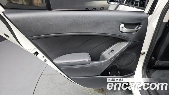 Kia K3 2017 — photo 15