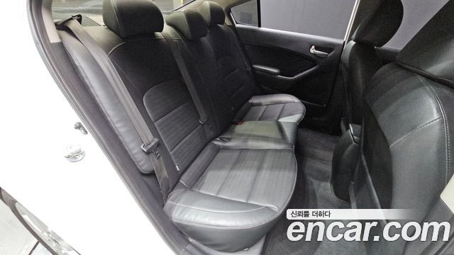 Kia K3 2017 — photo 28