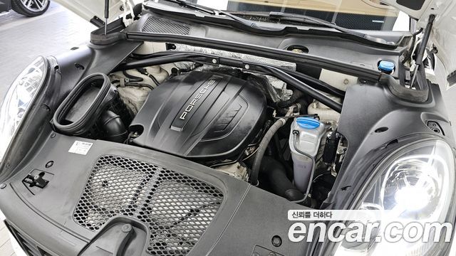 Porsche Macan 2017 — photo 6