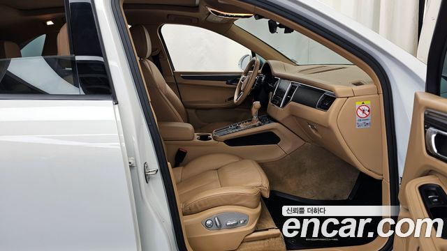 Porsche Macan 2017 — photo 11