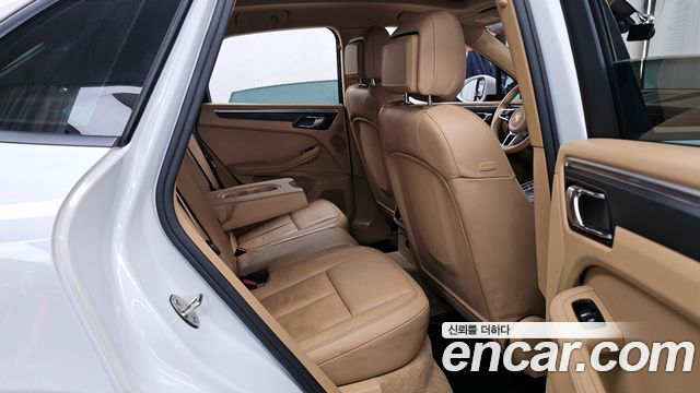 Porsche Macan 2017 — photo 12