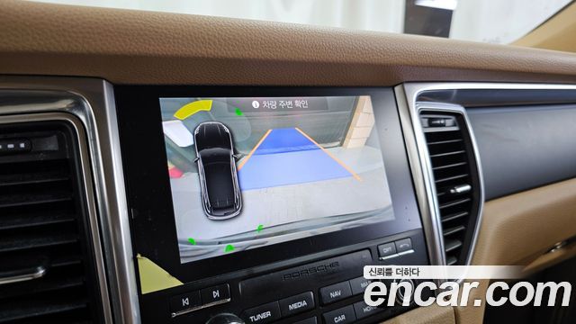 Porsche Macan 2017 — photo 15