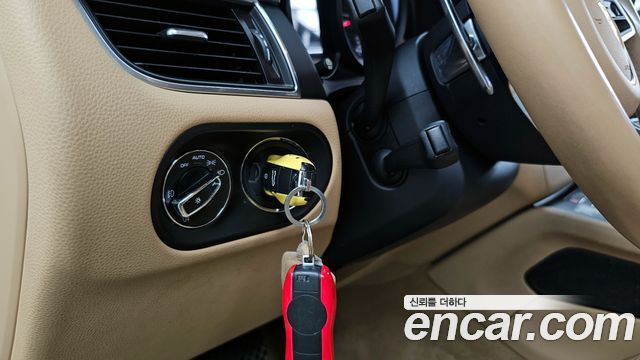 Porsche Macan 2017 — photo 18