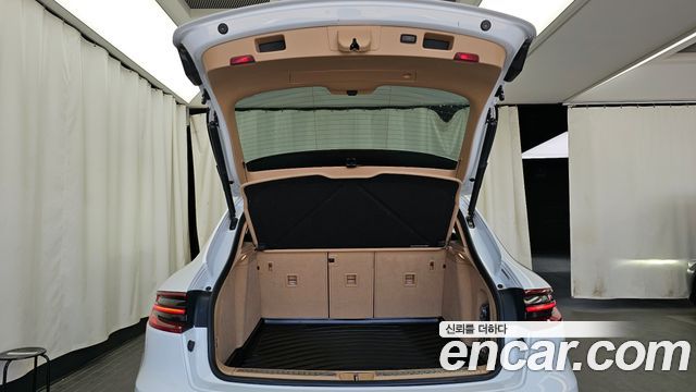 Porsche Macan 2017 — photo 20