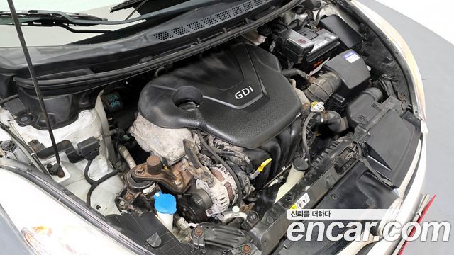 Hyundai AVANTE 2012 — photo 6