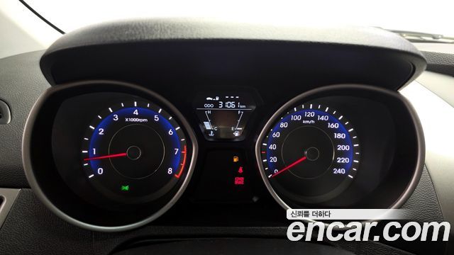 Hyundai AVANTE 2012 — photo 8