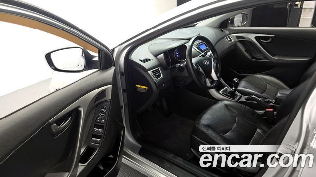 Hyundai AVANTE 2012 — photo 10