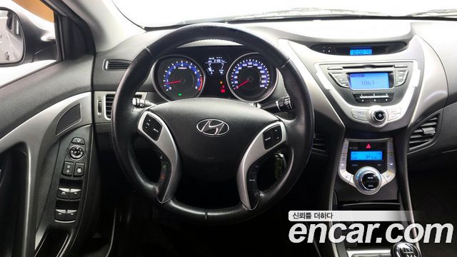 Hyundai AVANTE 2012 — photo 13