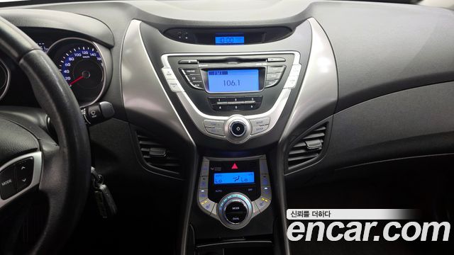 Hyundai AVANTE 2012 — photo 14